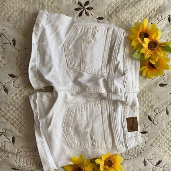 American Eagle White Shorts - Picture 1 of 4
